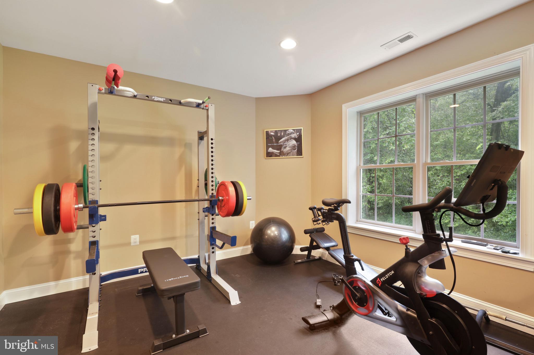 WINDSOR KNOLLS - Residential