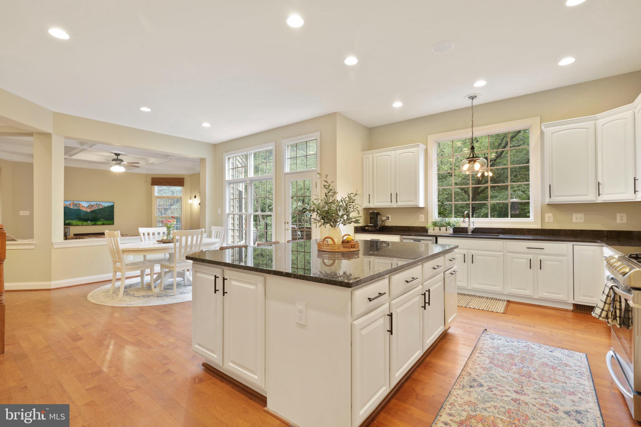 WINDSOR KNOLLS - Residential