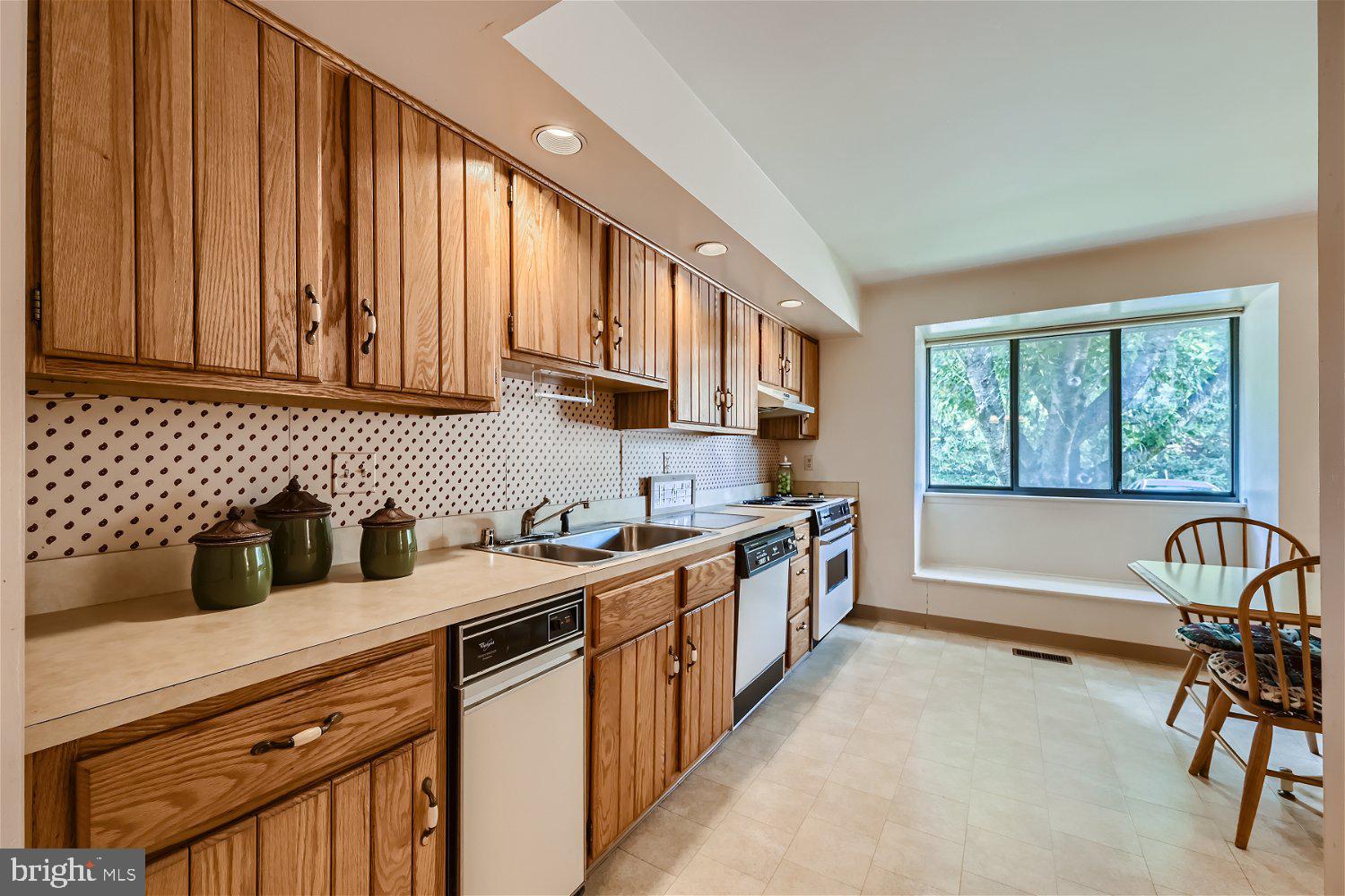 VALLEYWOOD AT FIVE FARMS - Residential