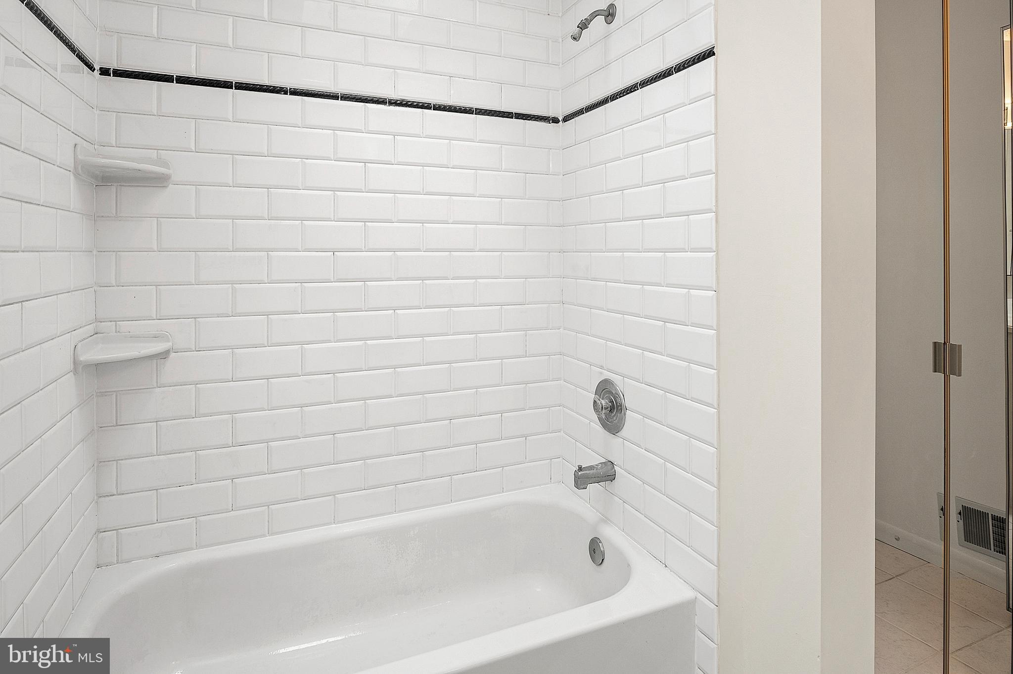 KINGS CONTRIVANCE - Residential