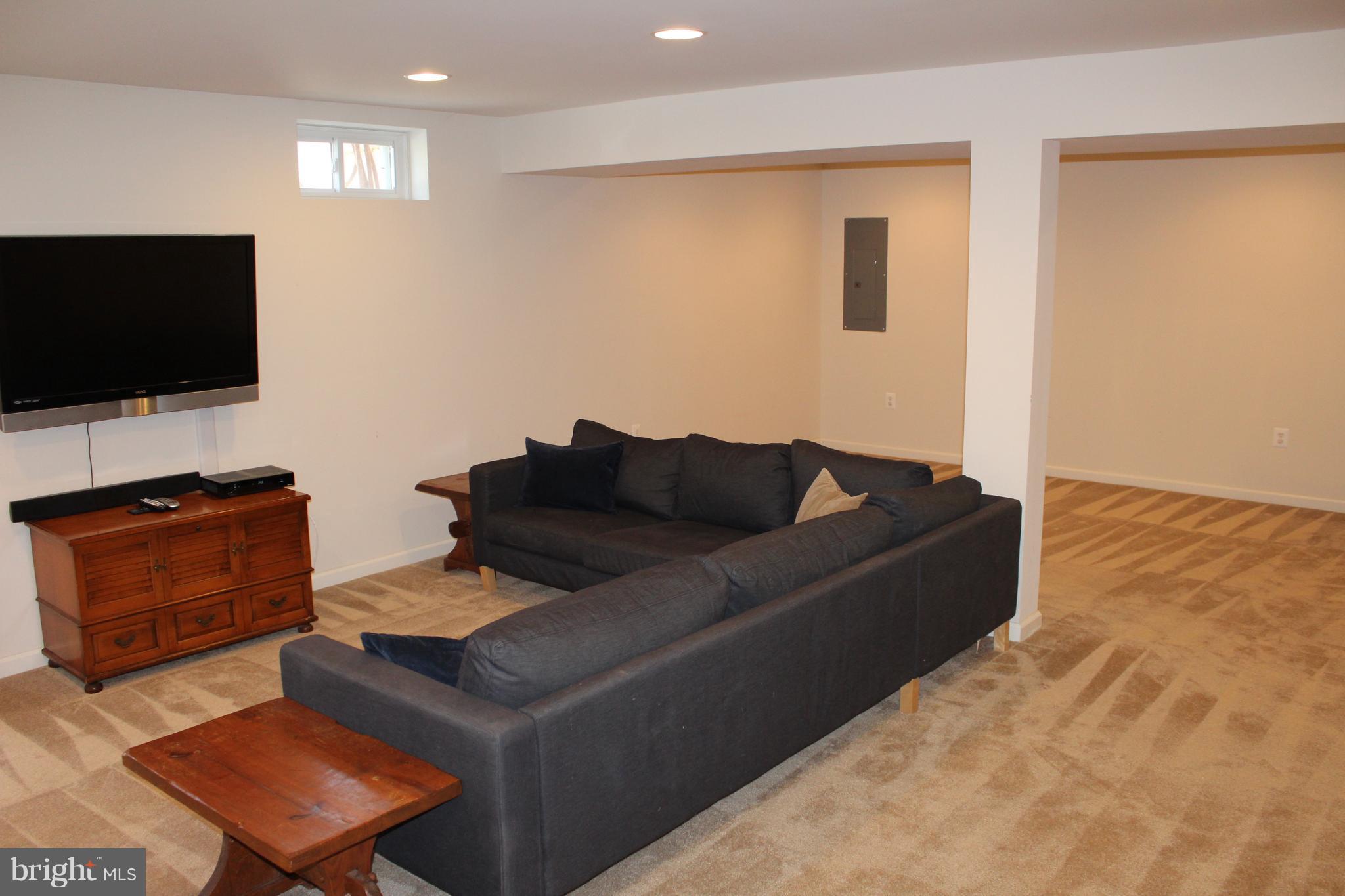 VILLAGE OF IDLEWILD - Residential Lease