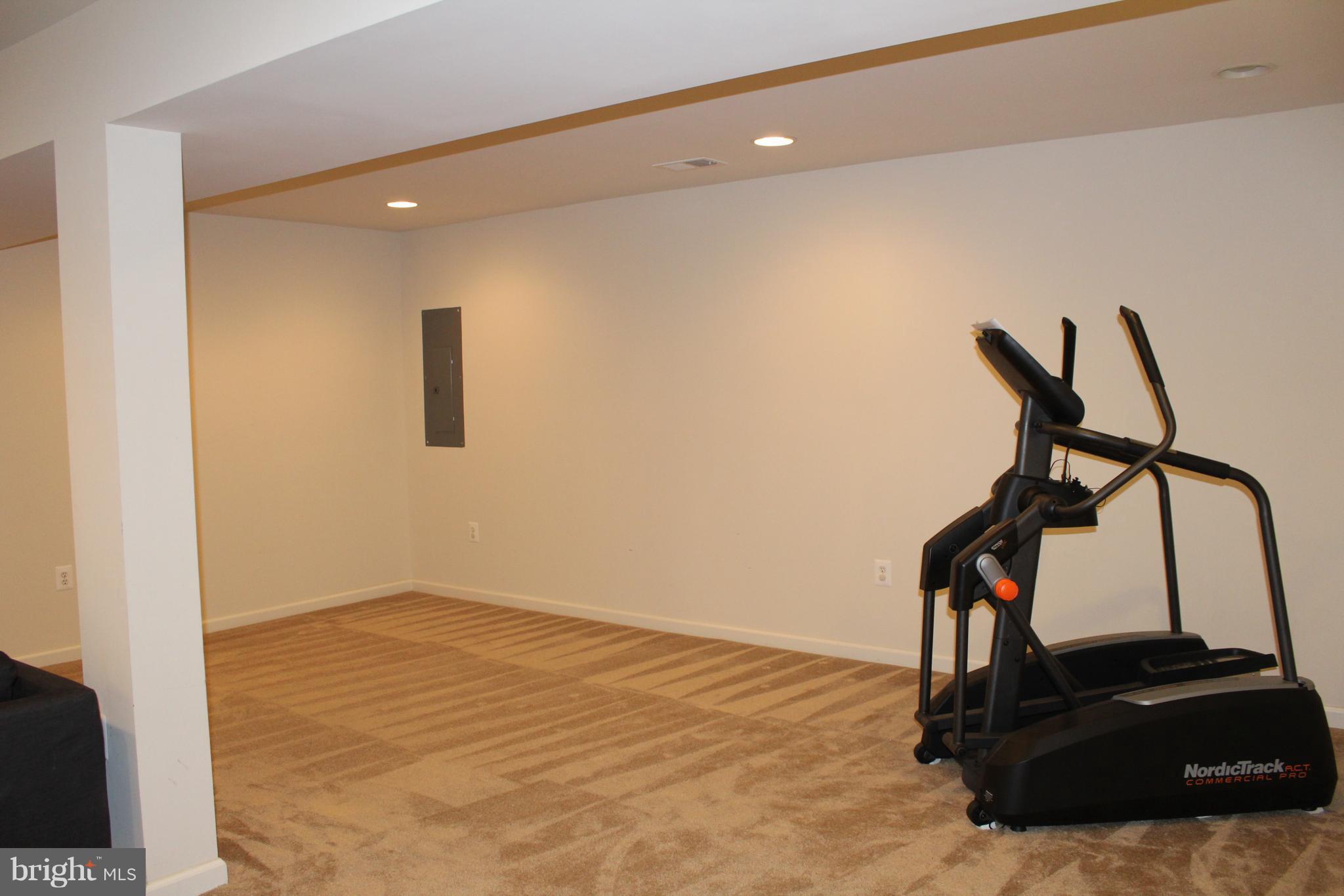 VILLAGE OF IDLEWILD - Residential Lease