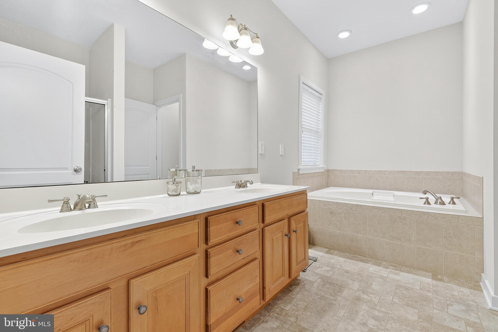 HAMLET AT BIRD-IN-HAND - Residential