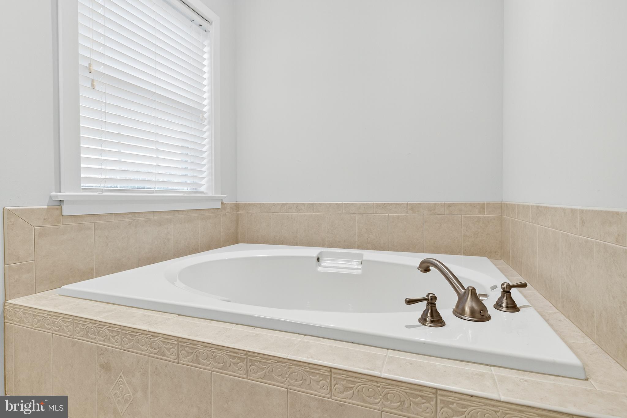 HAMLET AT BIRD-IN-HAND - Residential