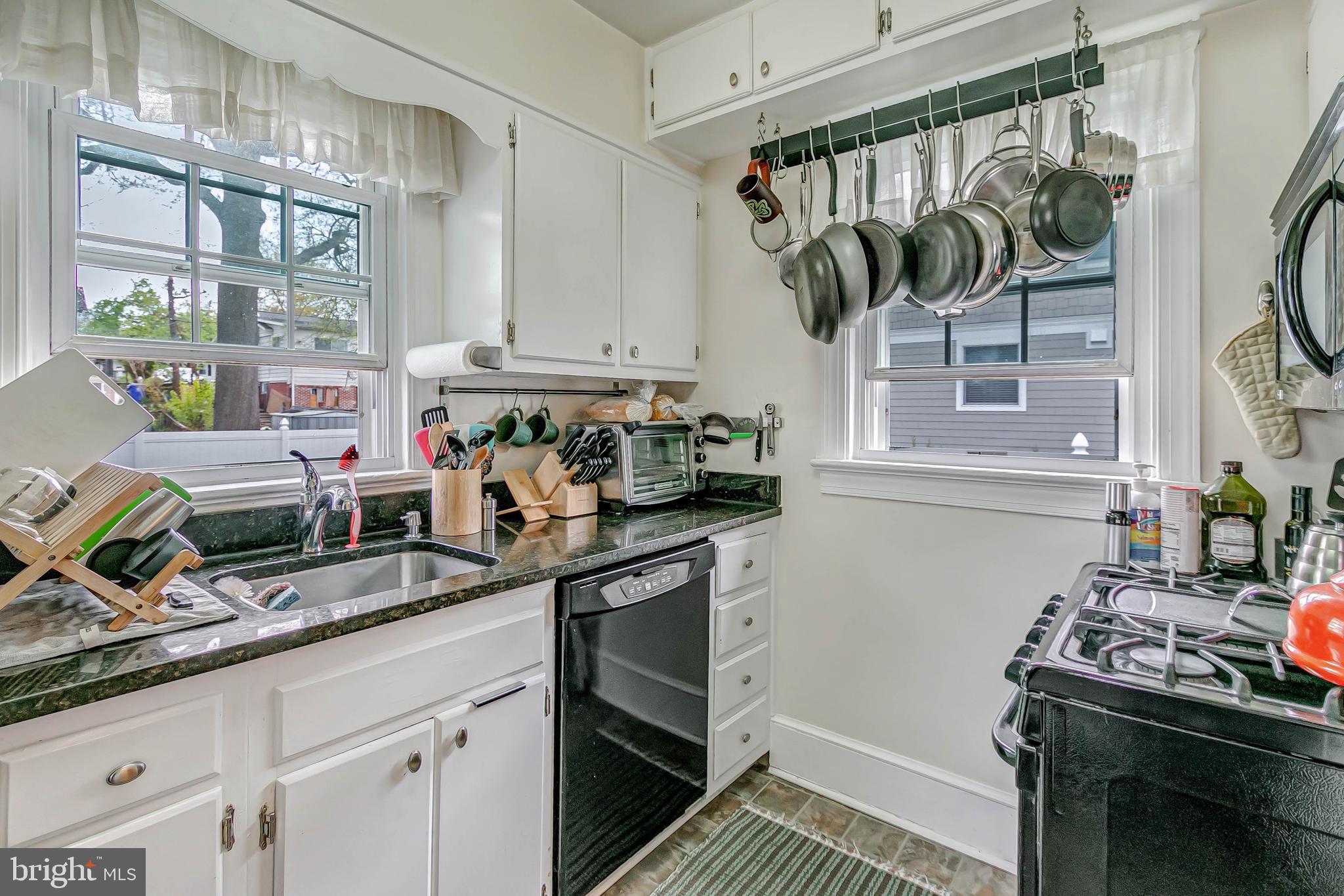 DOUGLAS PARK - Residential Lease