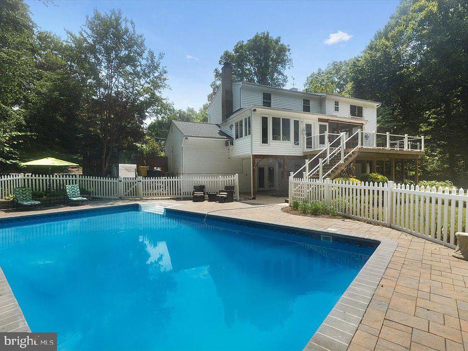 6300 MALLARD LANE