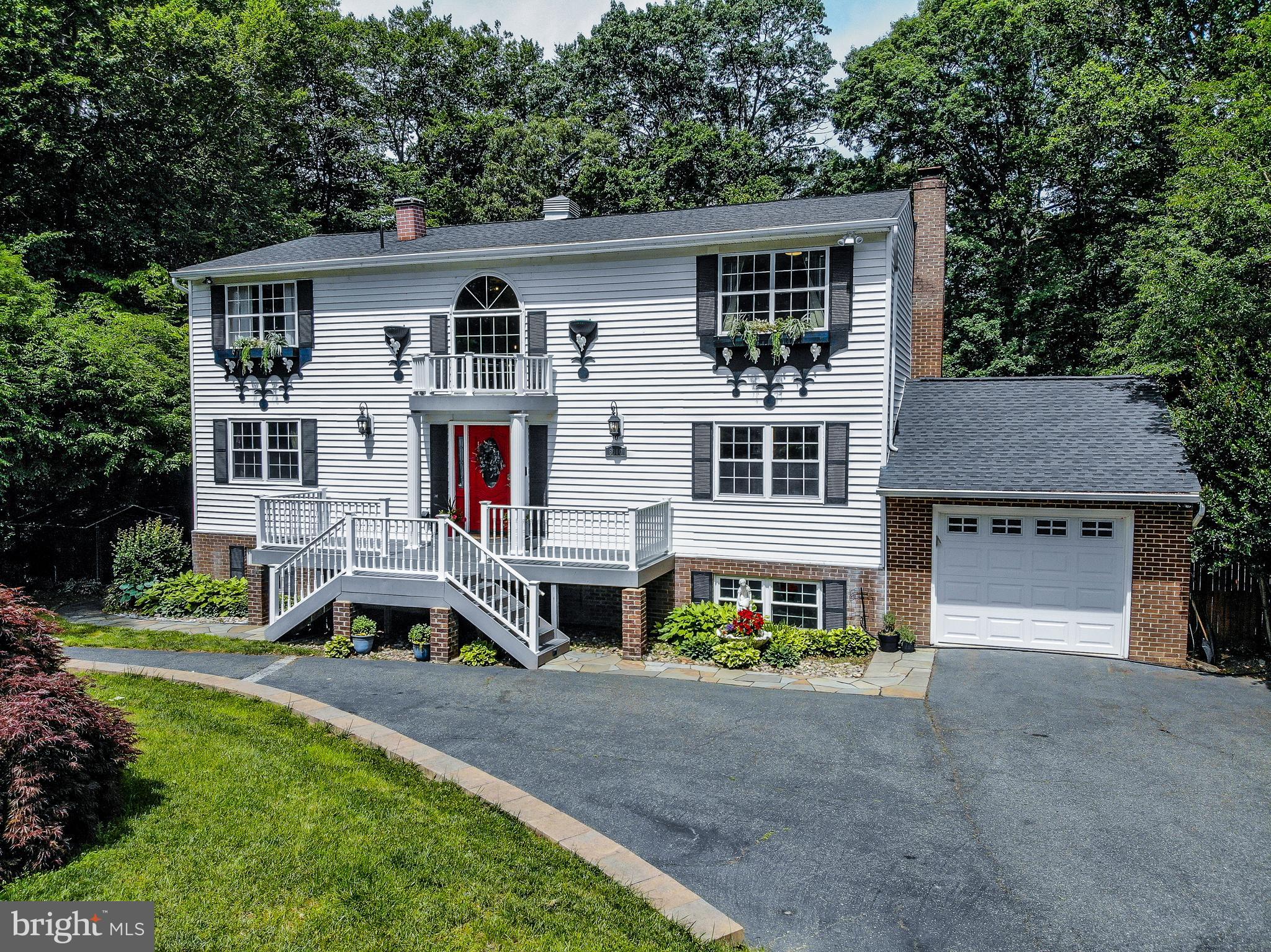6300 MALLARD LANE