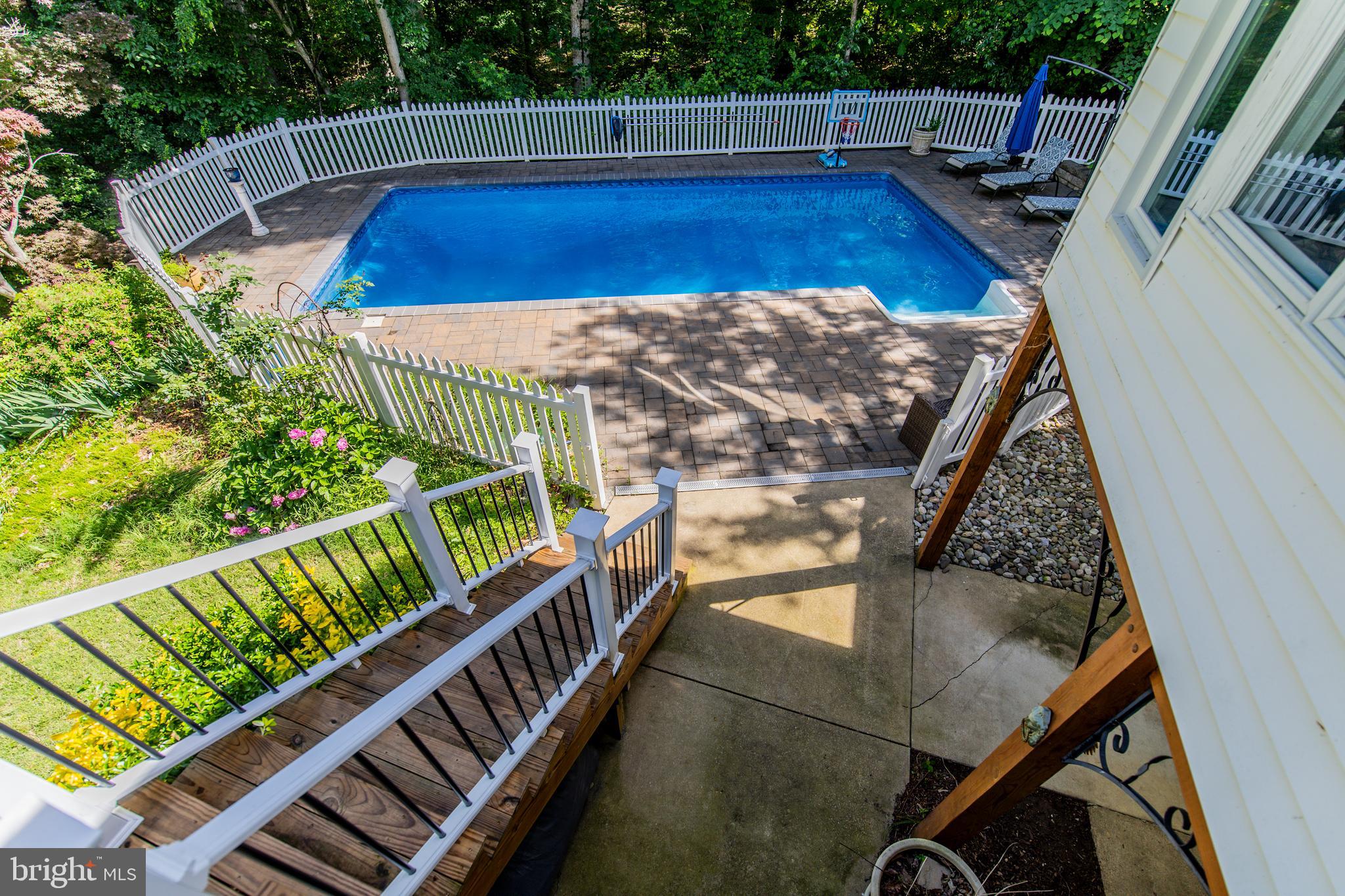 6300 MALLARD LANE