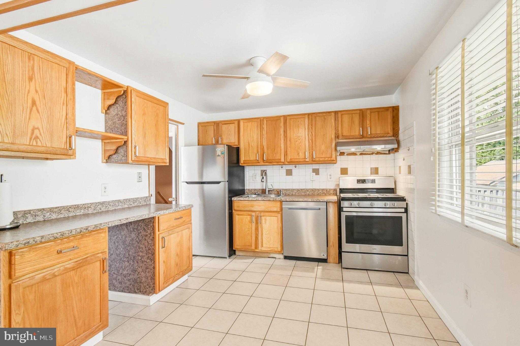 2512 AVALON PLACE