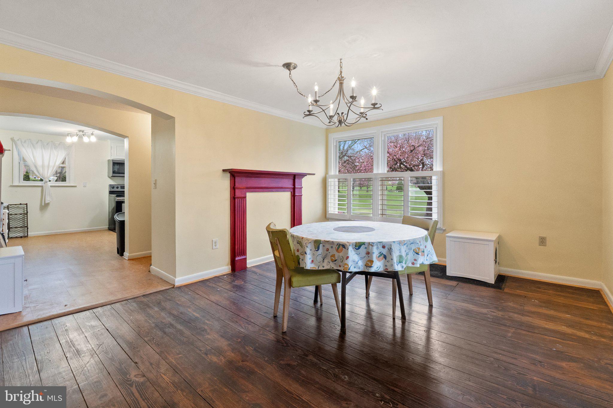 WEST WHITLOCK AVENUE - Residential