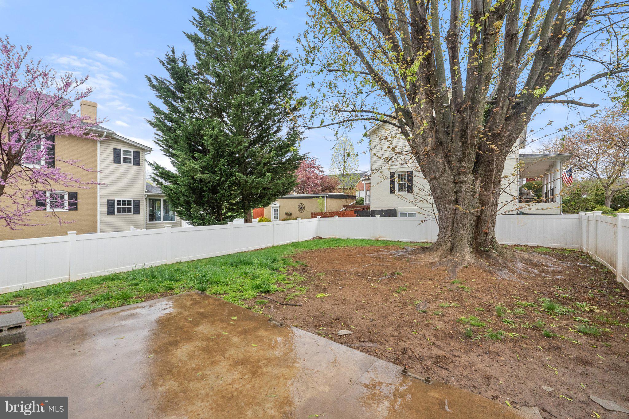 WEST WHITLOCK AVENUE - Residential