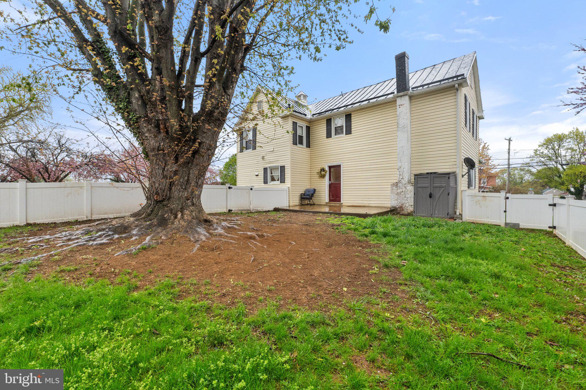 WEST WHITLOCK AVENUE - Residential