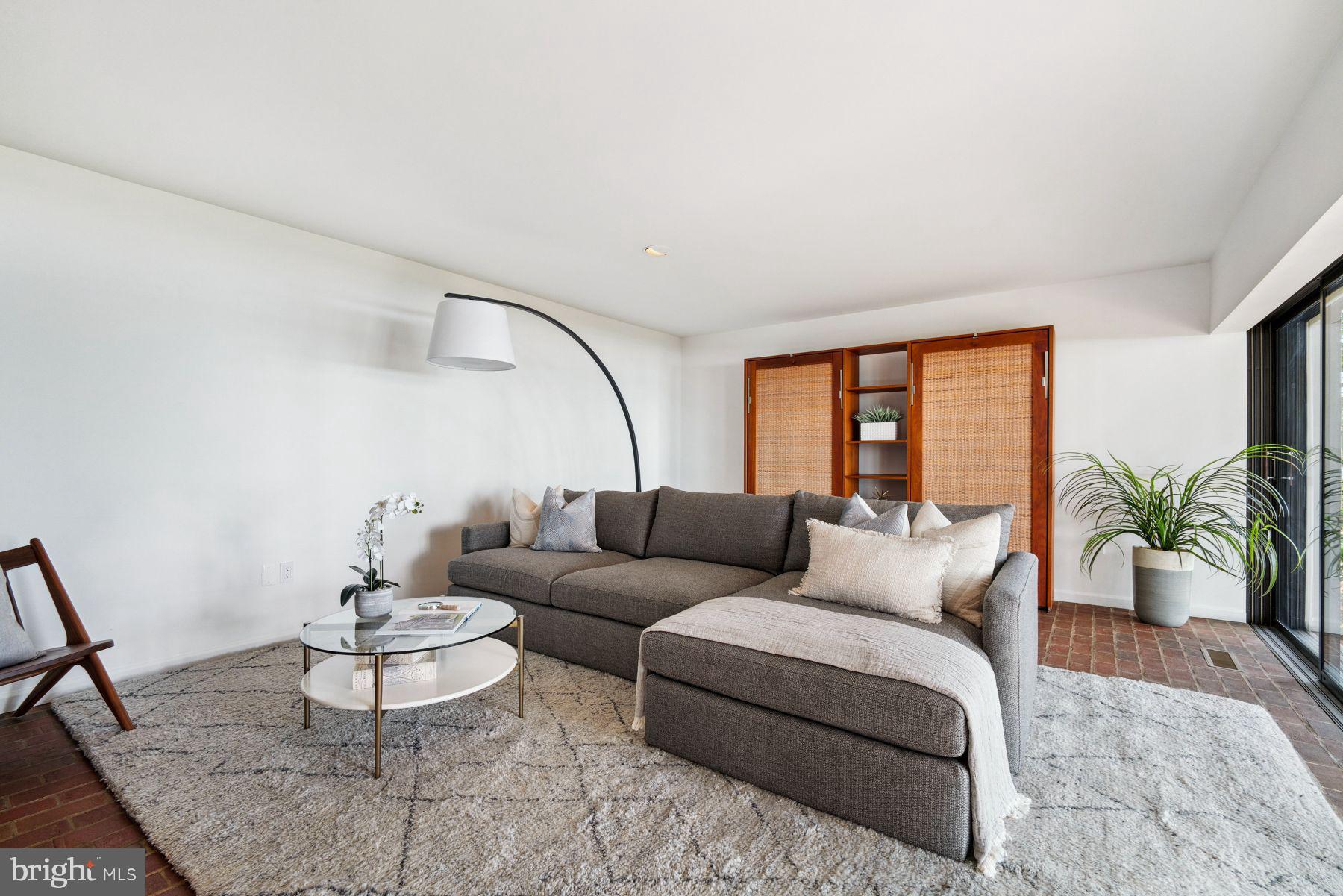 MULBERRY POINT - Residential