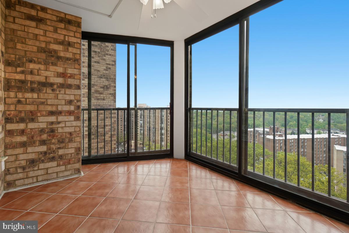 MONTEBELLO - Residential