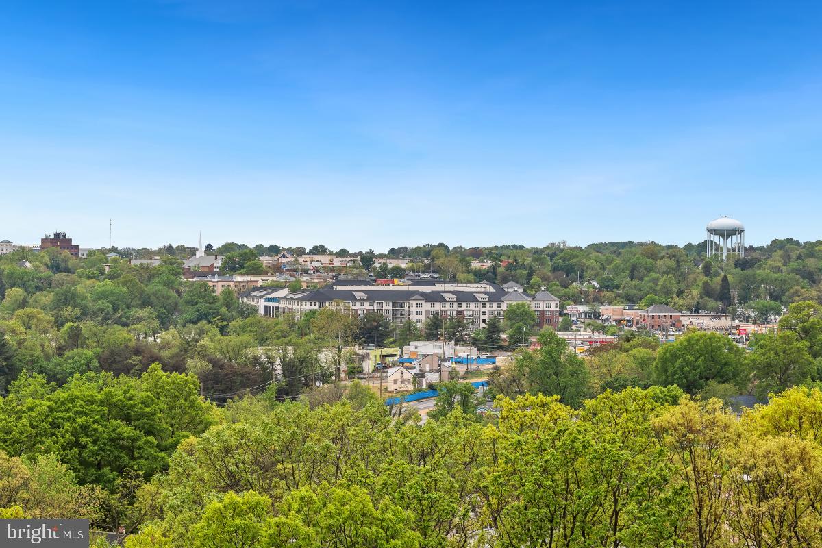 MONTEBELLO - Residential