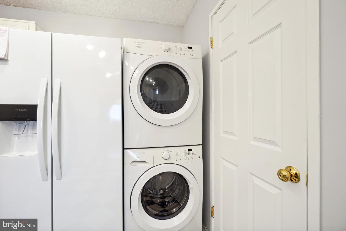 MONTEBELLO - Residential