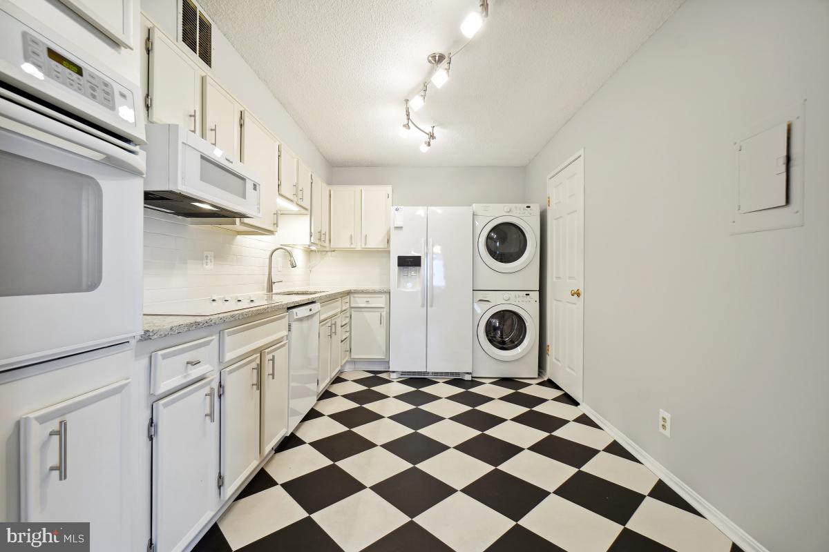 MONTEBELLO - Residential