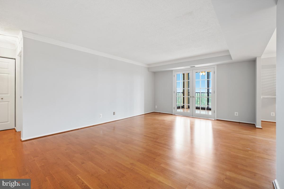 5902 MOUNT EAGLE DRIVE 1402