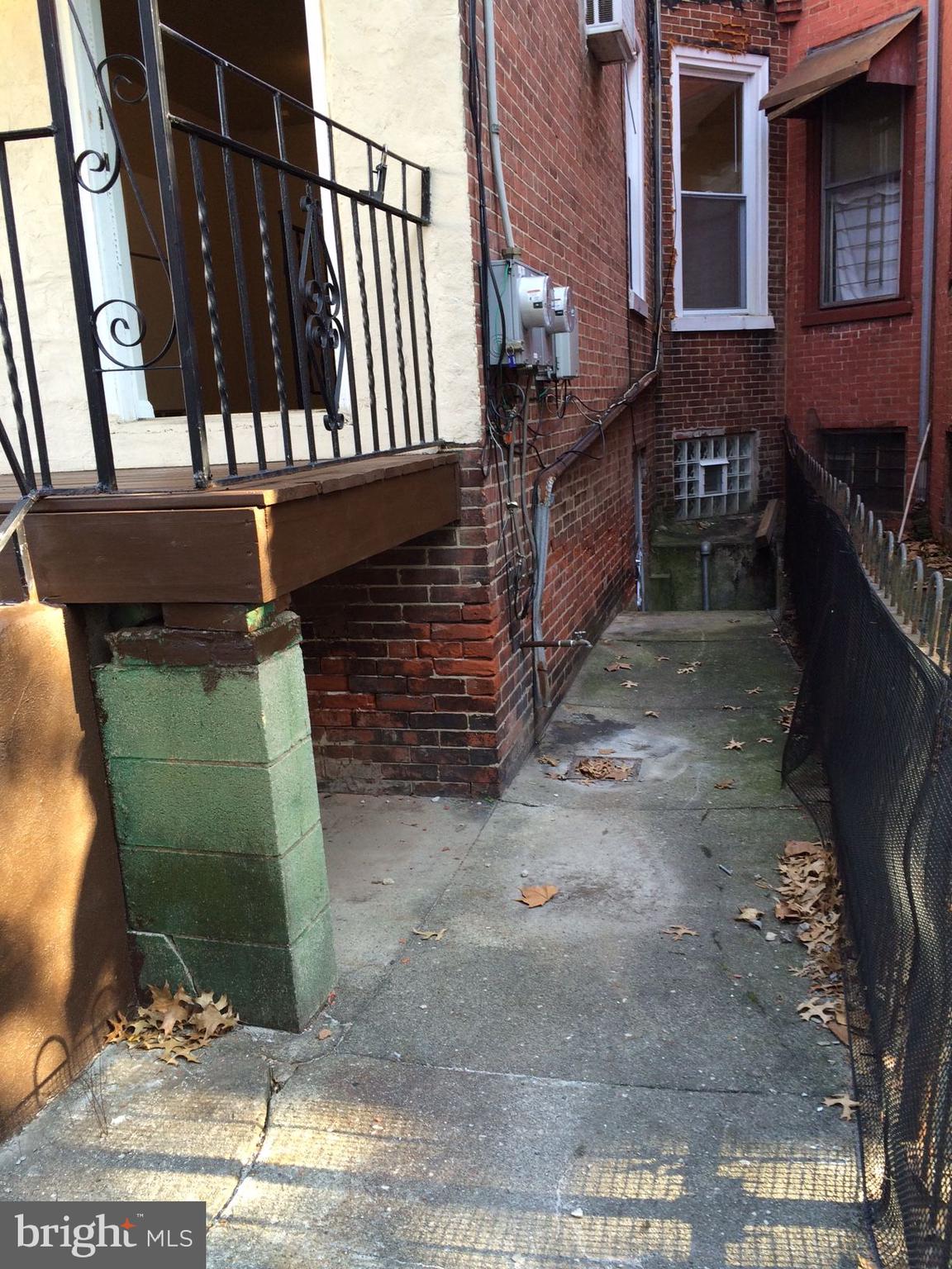 UNIVERSITY CITY - Residential Lease