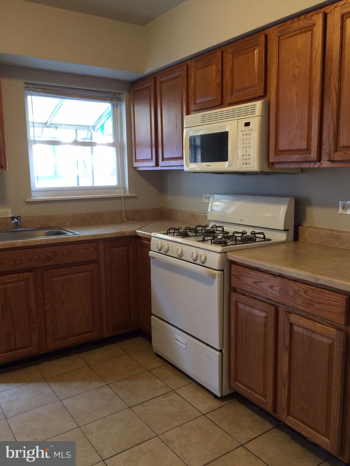 UNIVERSITY CITY - Residential Lease