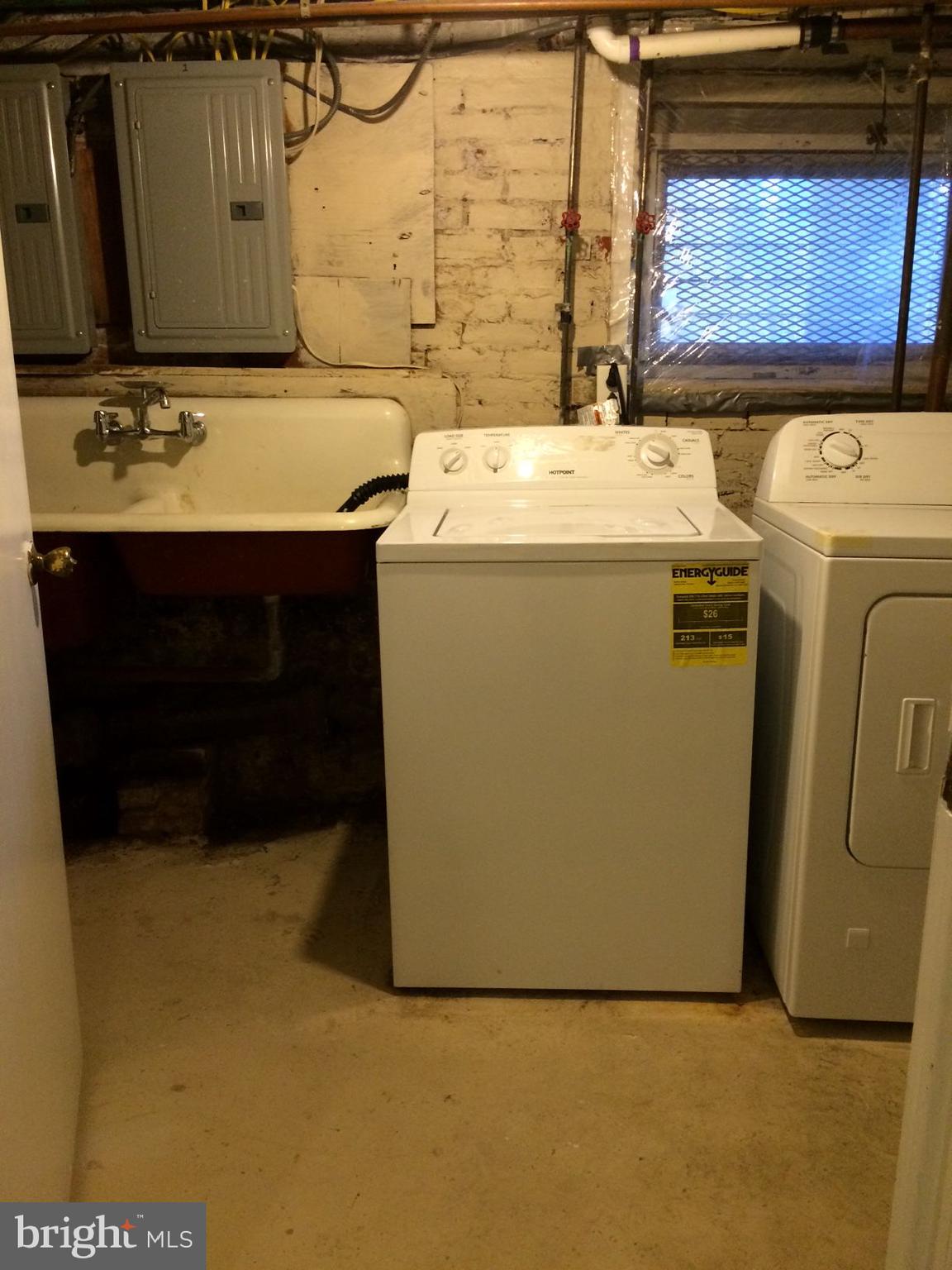 UNIVERSITY CITY - Residential Lease