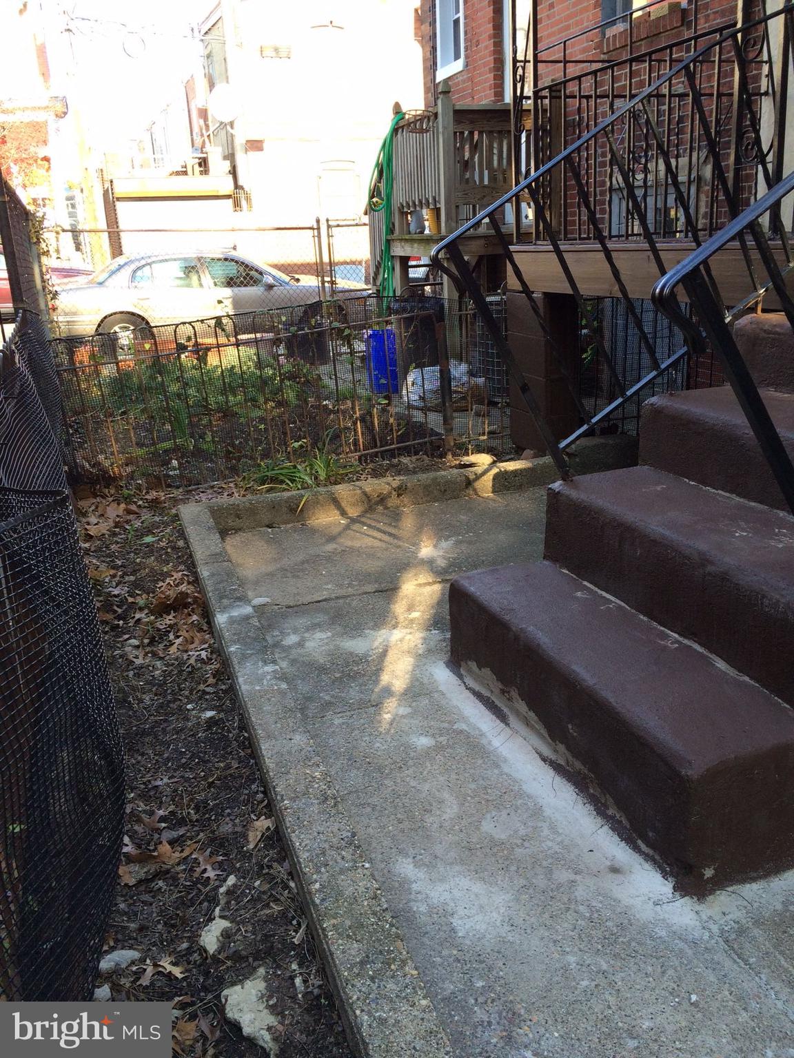 UNIVERSITY CITY - Residential Lease