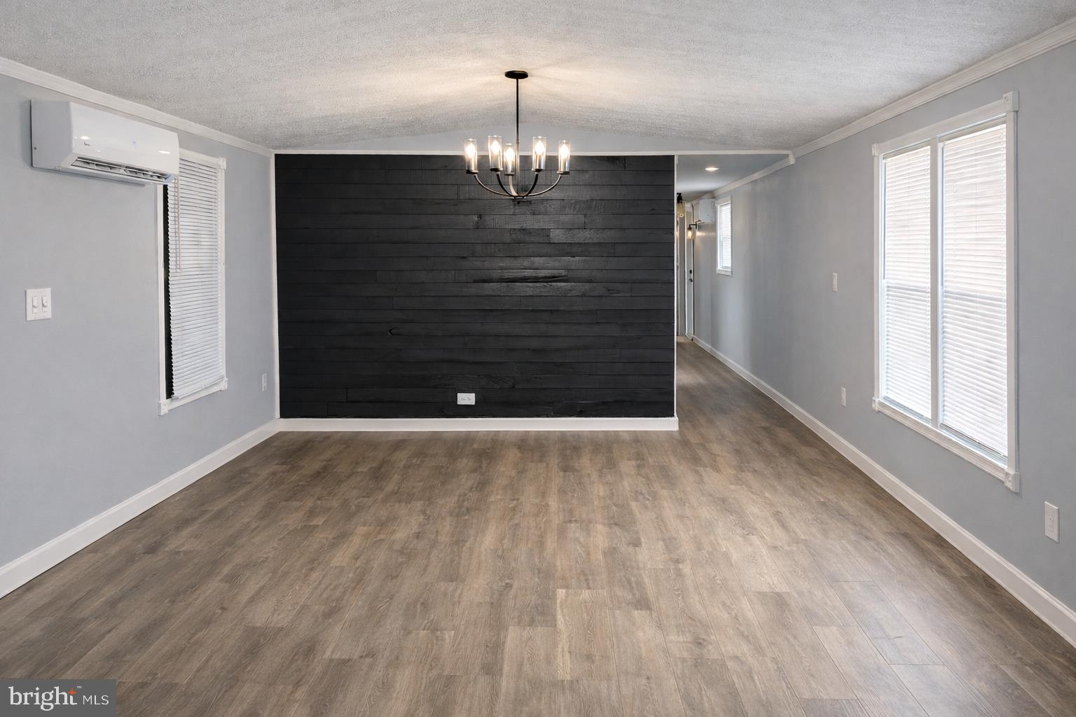 2 COUNTRY ACRES PARK