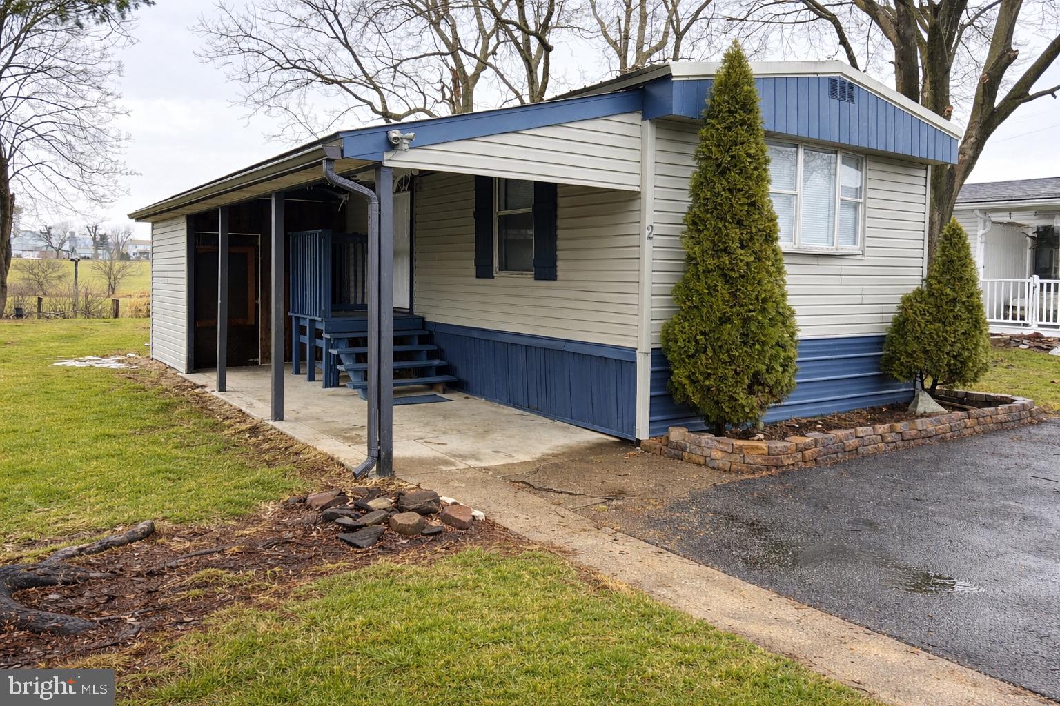 2 COUNTRY ACRES PARK