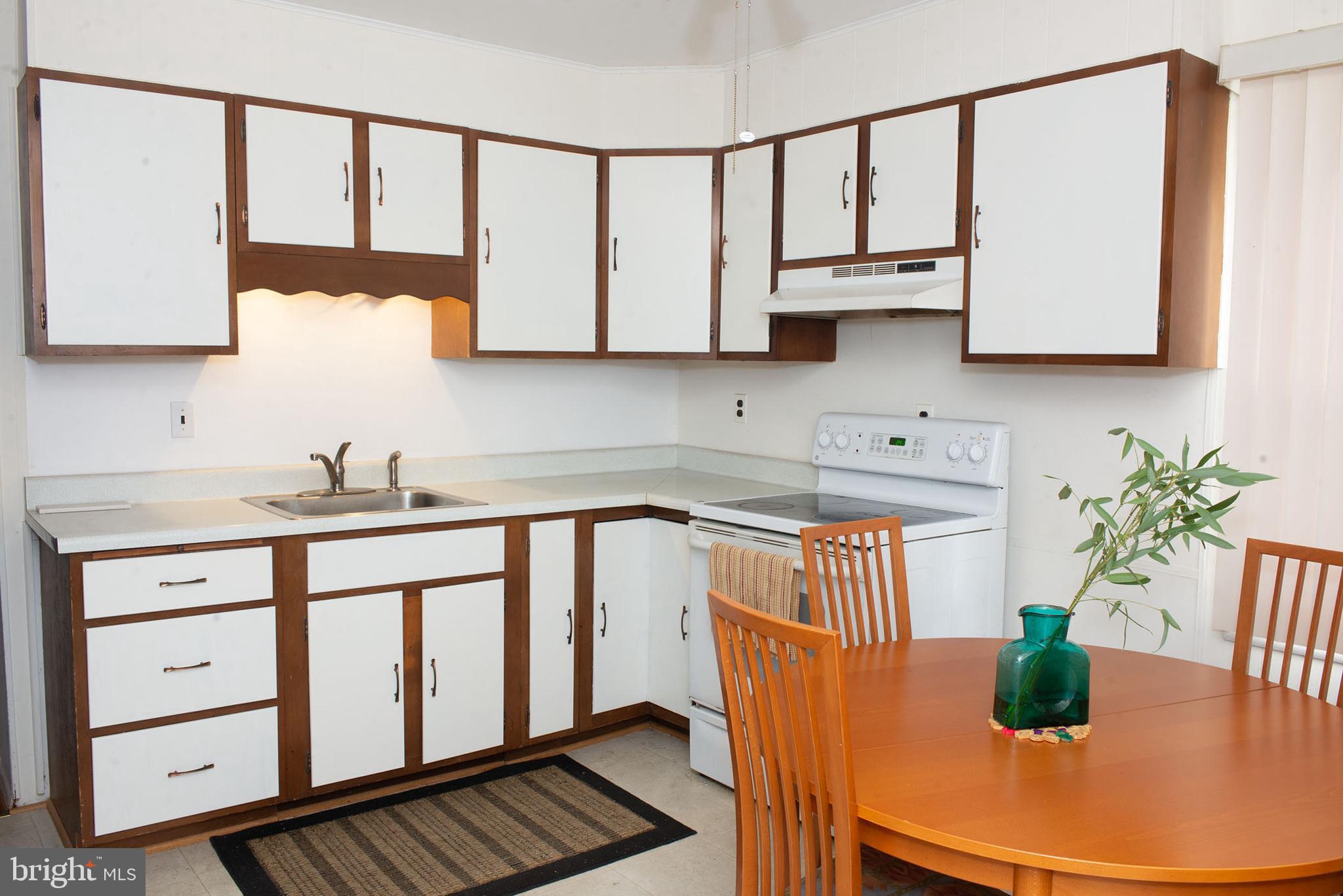 TWINBROOK - Residential Lease