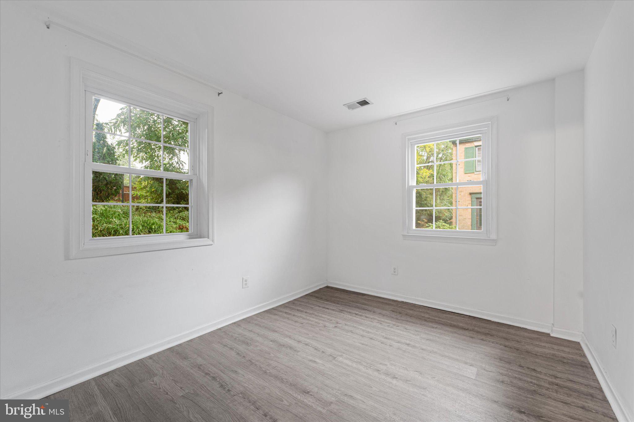 LAYTON COURT (MEWS) - Residential Lease