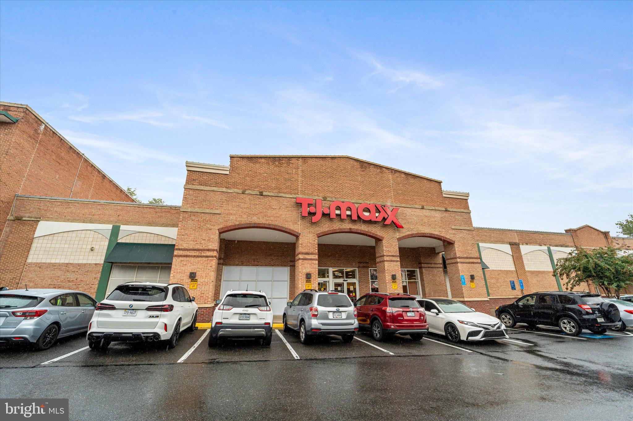 LAYTON COURT (MEWS) - Residential Lease