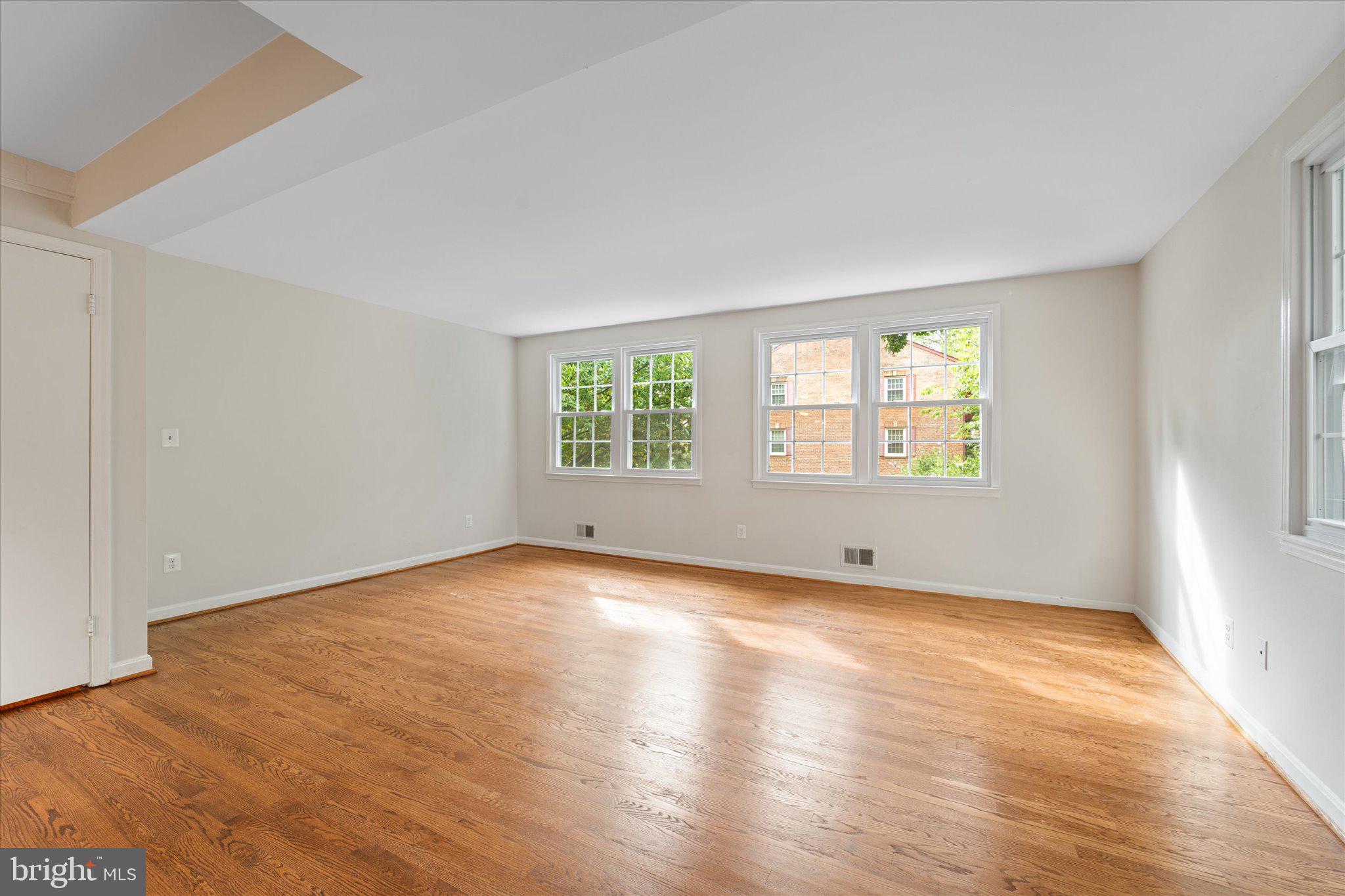 LAYTON COURT (MEWS) - Residential Lease