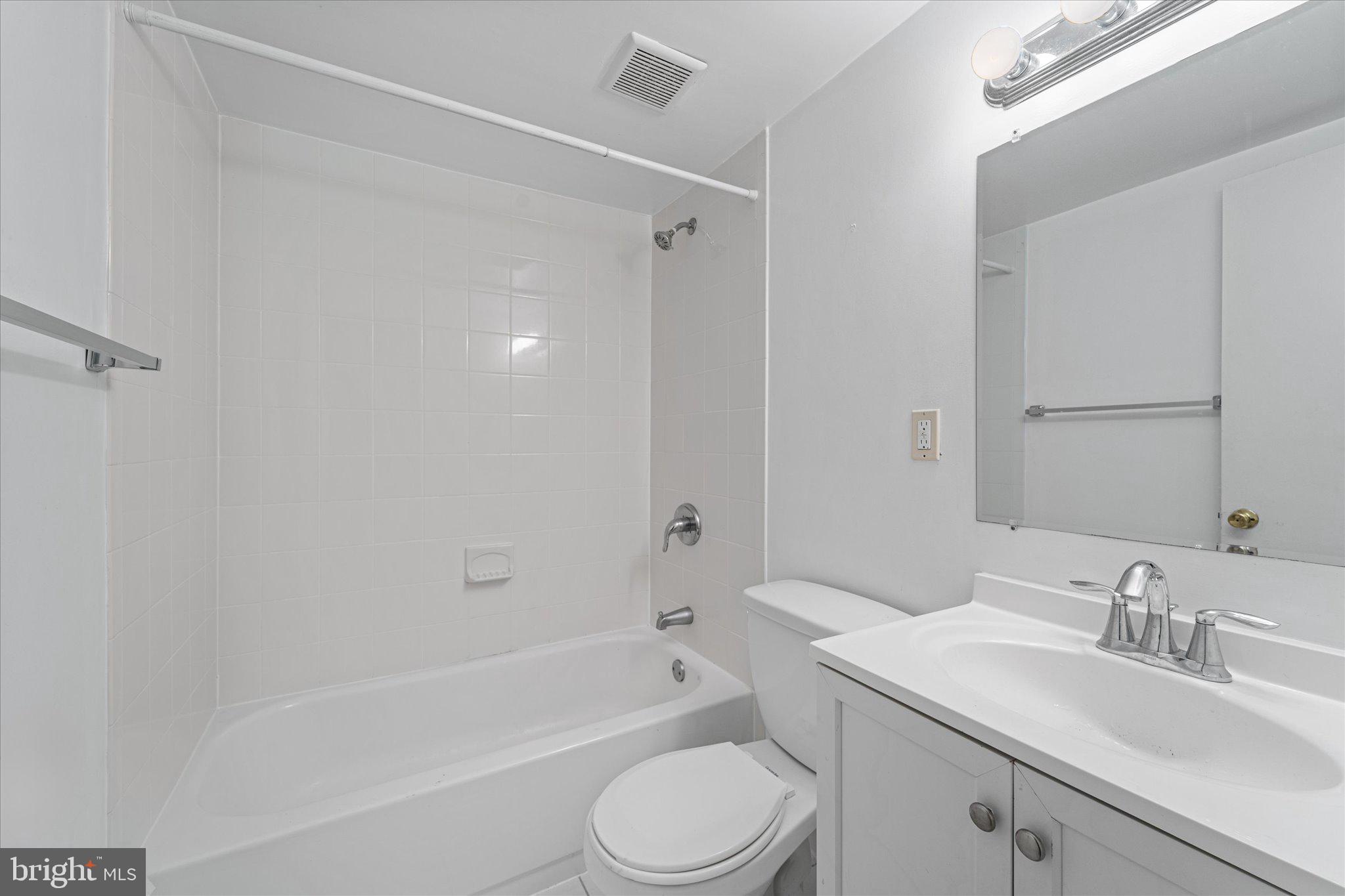 LAYTON COURT (MEWS) - Residential Lease