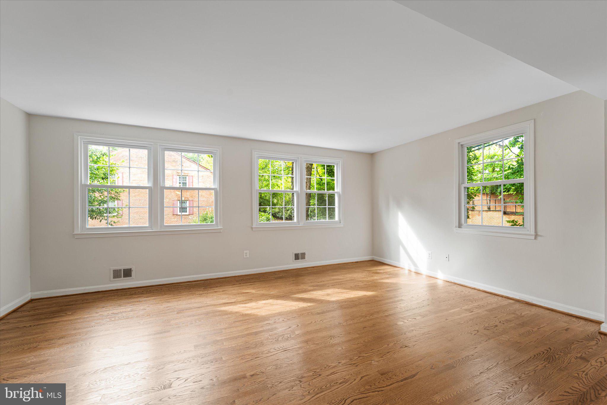 LAYTON COURT (MEWS) - Residential Lease