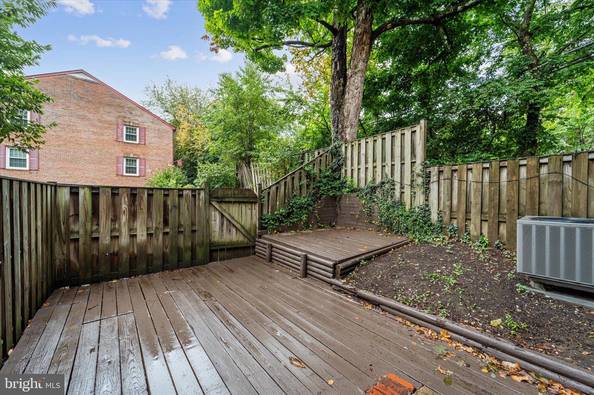 LAYTON COURT (MEWS) - Residential Lease