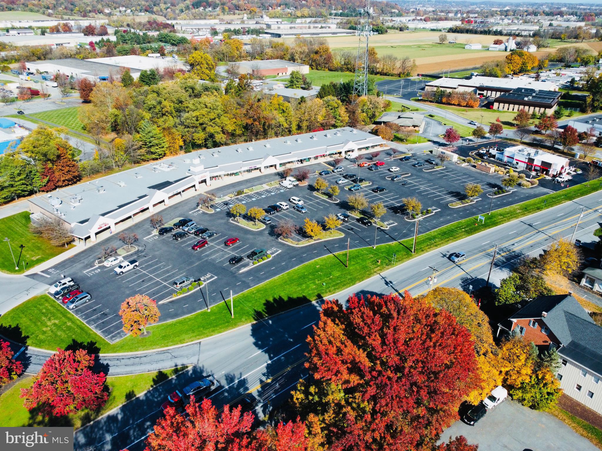 WESTERN CORNERS - Commercial Lease