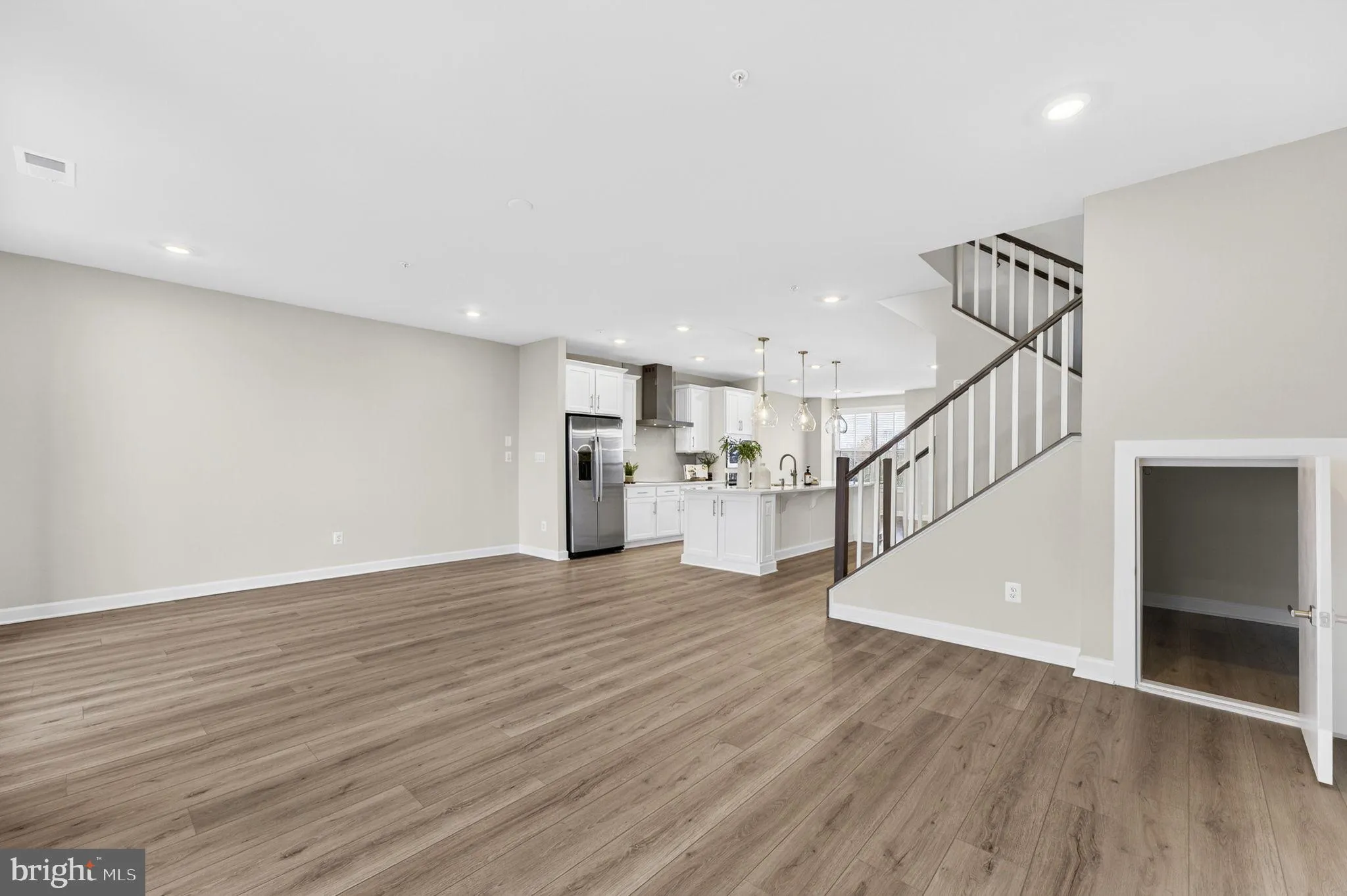 Ashburn, Virginia 20147, United States, 3 Bedrooms Bedrooms, ,3 BathroomsBathrooms,Residential,Coming Soon,254880