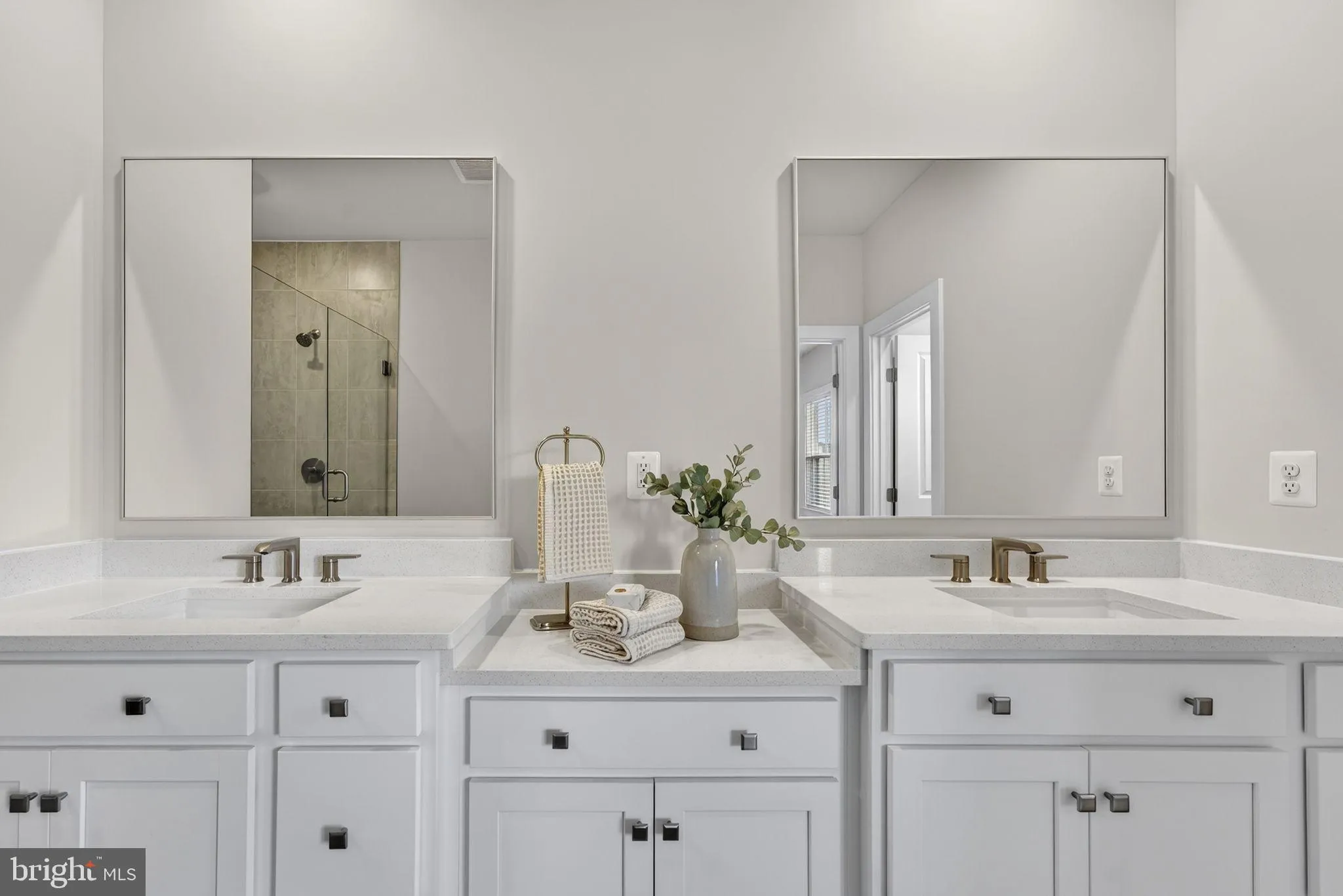 Ashburn, Virginia 20147, United States, 3 Bedrooms Bedrooms, ,3 BathroomsBathrooms,Residential,Coming Soon,254880