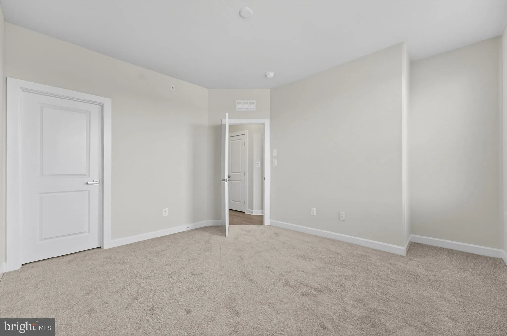 Ashburn, Virginia 20147, United States, 3 Bedrooms Bedrooms, ,3 BathroomsBathrooms,Residential,Coming Soon,254880