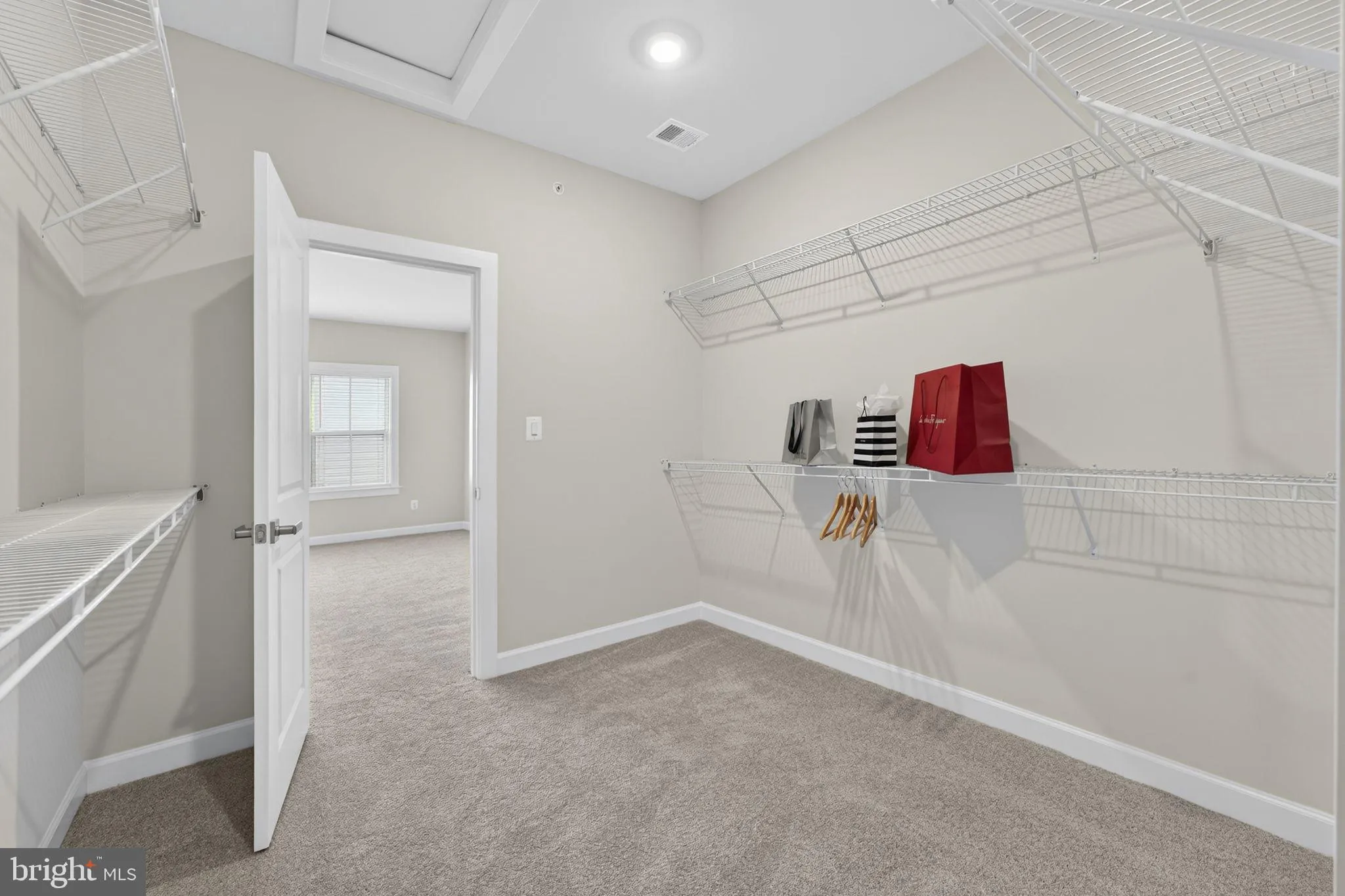 Ashburn, Virginia 20147, United States, 3 Bedrooms Bedrooms, ,3 BathroomsBathrooms,Residential,Coming Soon,254880