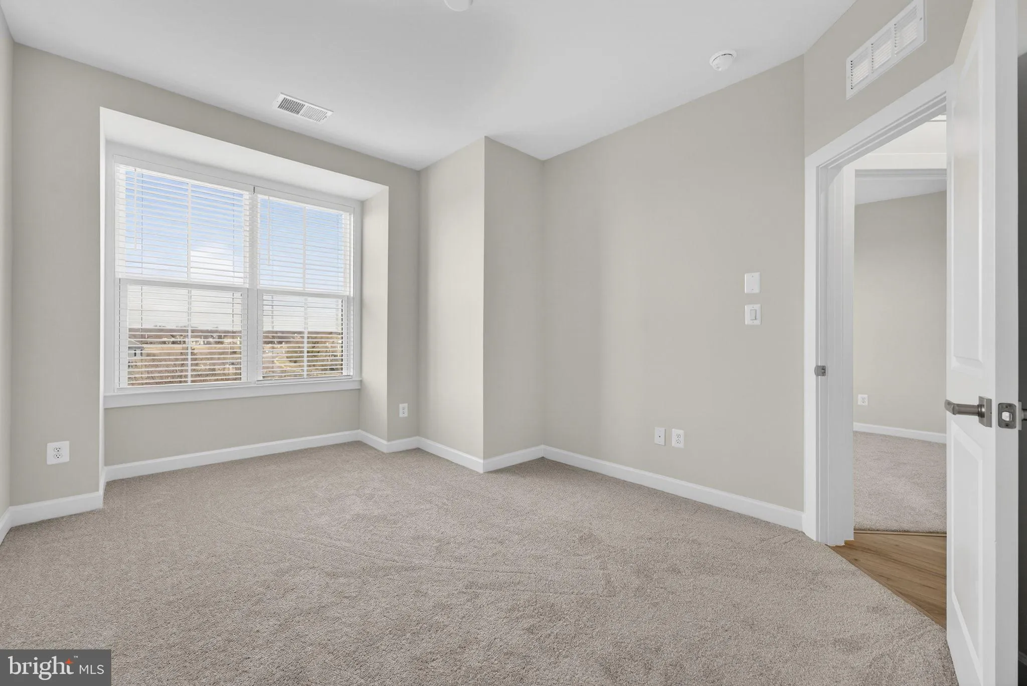 Ashburn, Virginia 20147, United States, 3 Bedrooms Bedrooms, ,3 BathroomsBathrooms,Residential,Coming Soon,254880