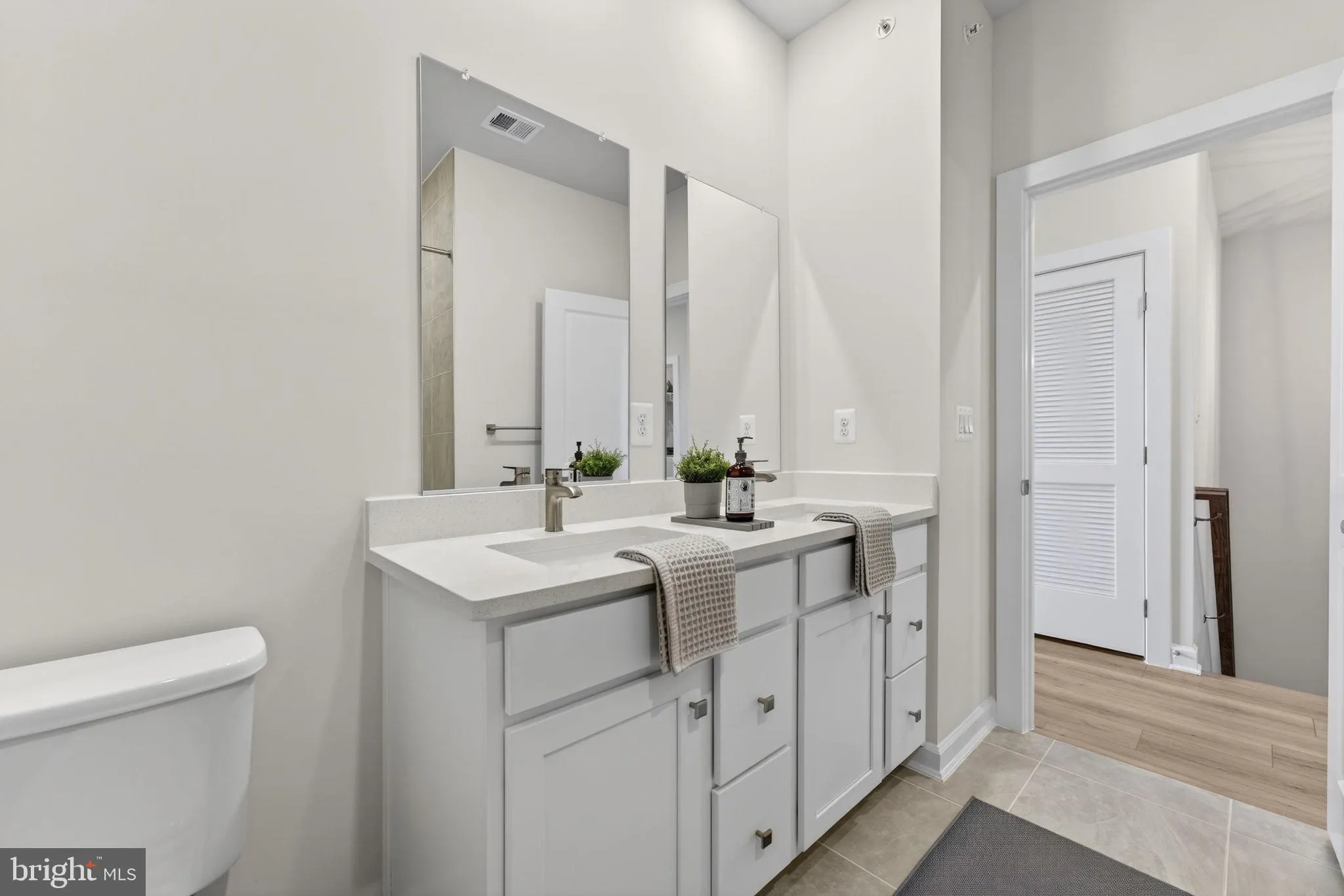 Ashburn, Virginia 20147, United States, 3 Bedrooms Bedrooms, ,3 BathroomsBathrooms,Residential,Coming Soon,254880