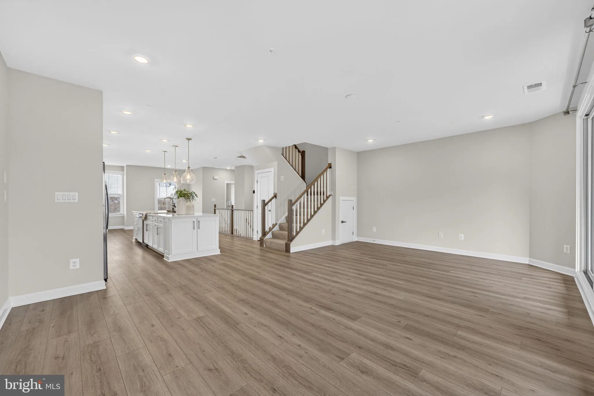 Ashburn, Virginia 20147, United States, 3 Bedrooms Bedrooms, ,3 BathroomsBathrooms,Residential,Coming Soon,254880