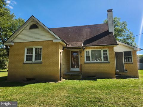 Photo of 303 Walnut Street, BAINBRIDGE, PA 17502 (MLS # PALA2076454)