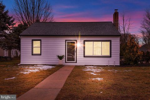 Photo of 17 Columbia Avenue, MOUNT JOY, PA 17552 (MLS # PALA2063890)