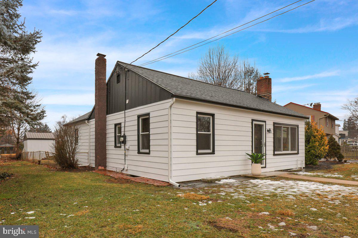 17 COLUMBIA AVENUE