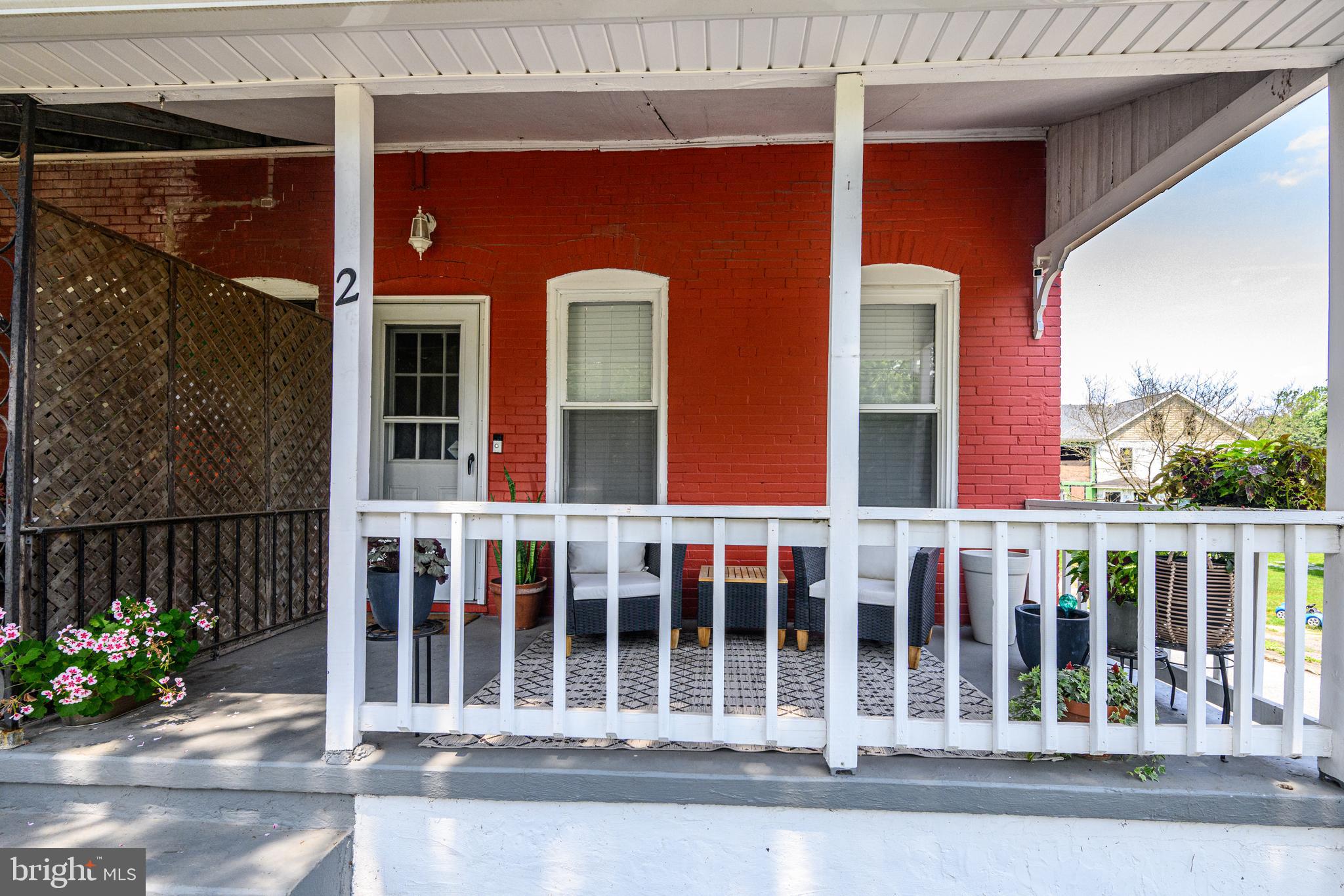 2 WOODLAND AVENUE