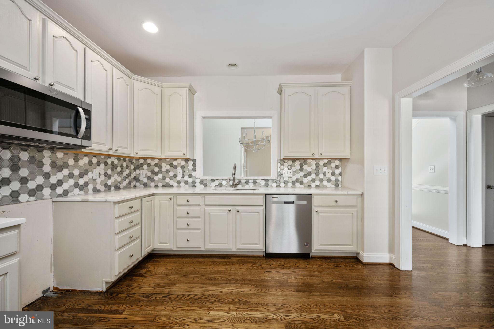 LADYSMITH VILLAGE - Residential