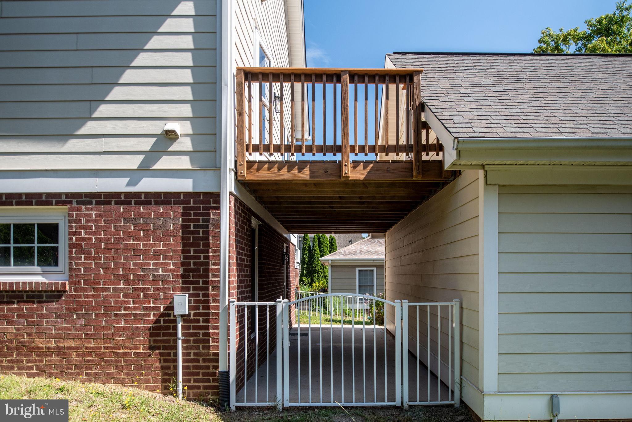 LADYSMITH VILLAGE - Residential