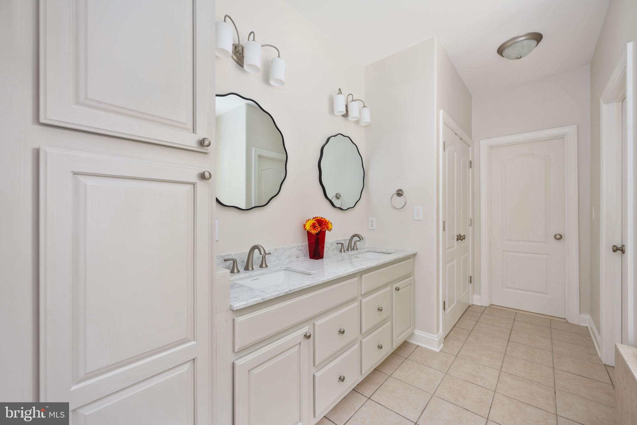 LADYSMITH VILLAGE - Residential